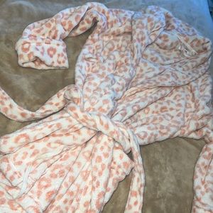 Fun pink/white plush leopard robe - worn once!